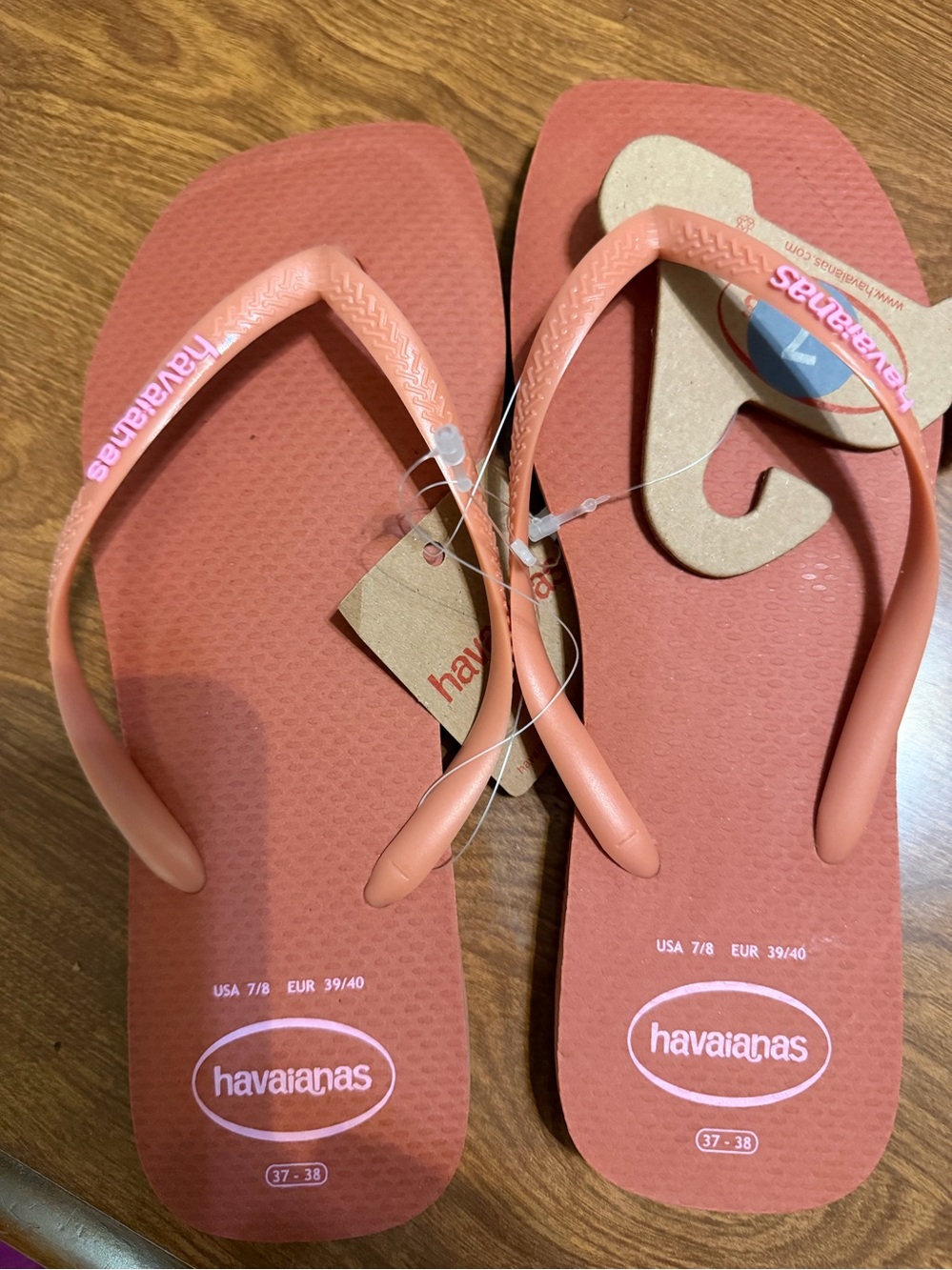 Havaianas size 7/8  Flip Flops pink / clay color nwt